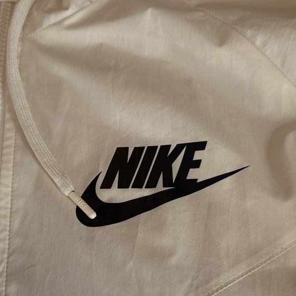 Nike Cream Hooded Windbreaker Jacket with Black Logo - Picture 3 of 7